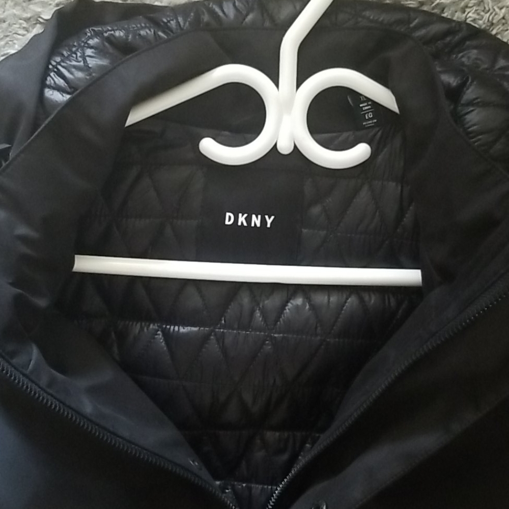 Dkny - Picture 2 of 2